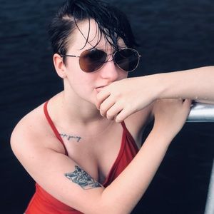 Meet your Posher, Lainie